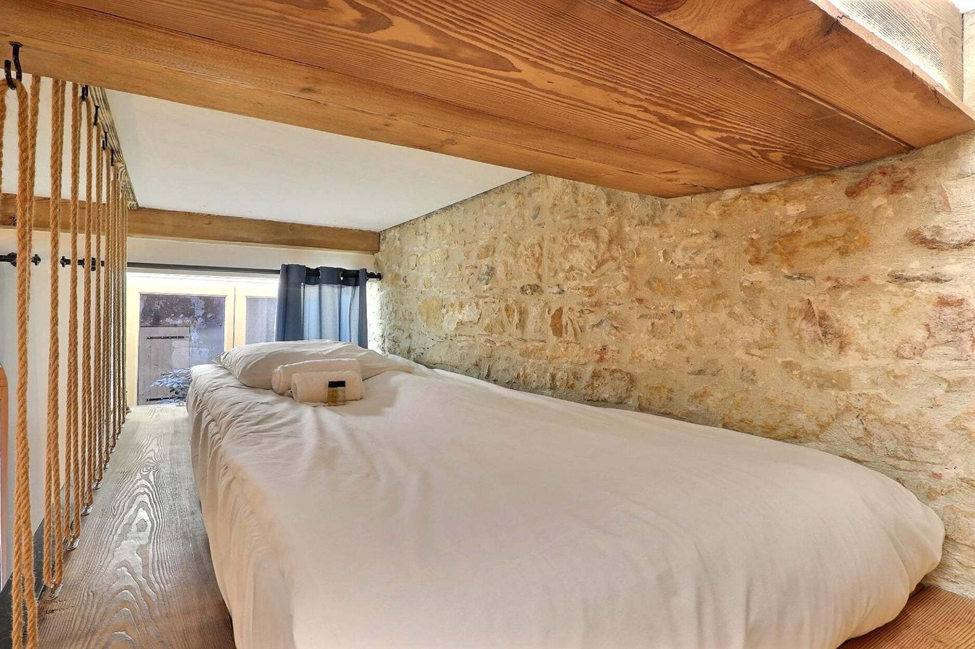 Apartment Le Blandan Spacious And Cozy - 1st