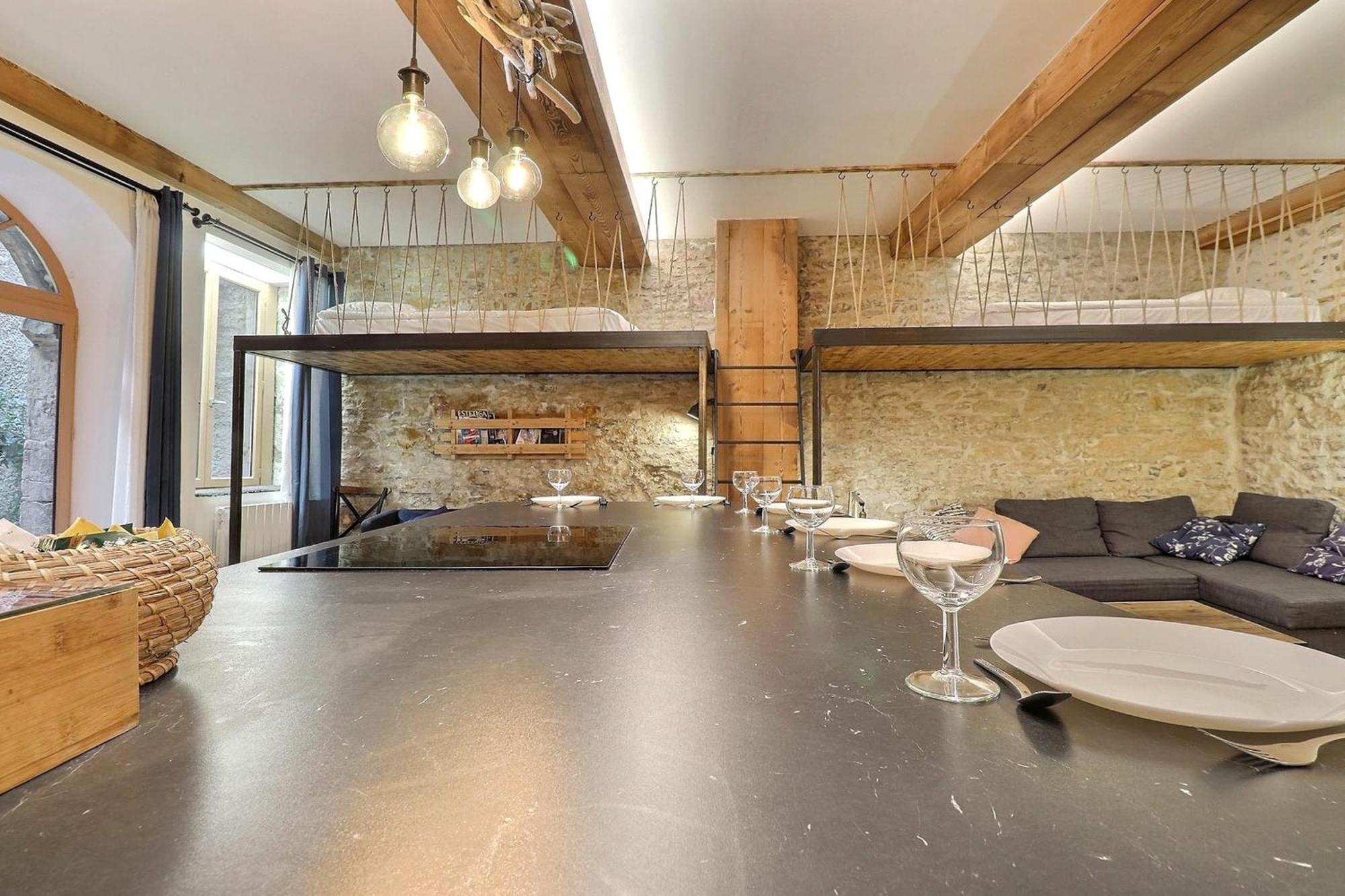Le Blandan Spacious And Cozy - 1st